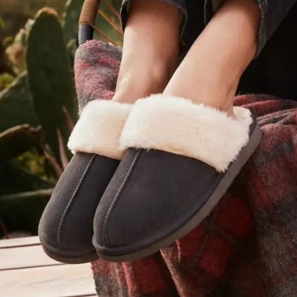 Minnetonka Shoes - Minnetonka Chesney Charcoal Slippers/Mules Women's Size 7 Brand New In Box